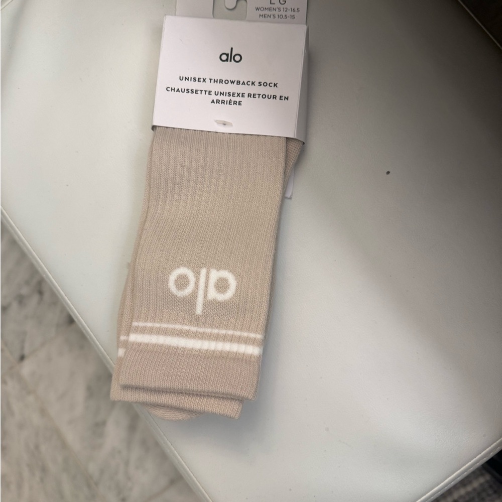 ALO Yoga Beige Unisex Throwback Socks